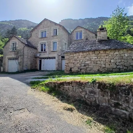 Au Coeur Des Gorges Du Tarn